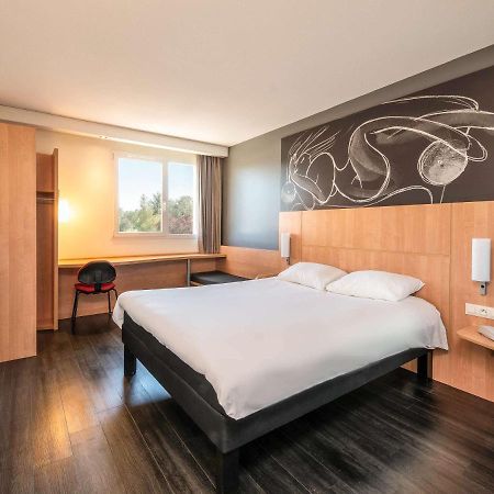 Hotel Ibis Issoire Exterior foto