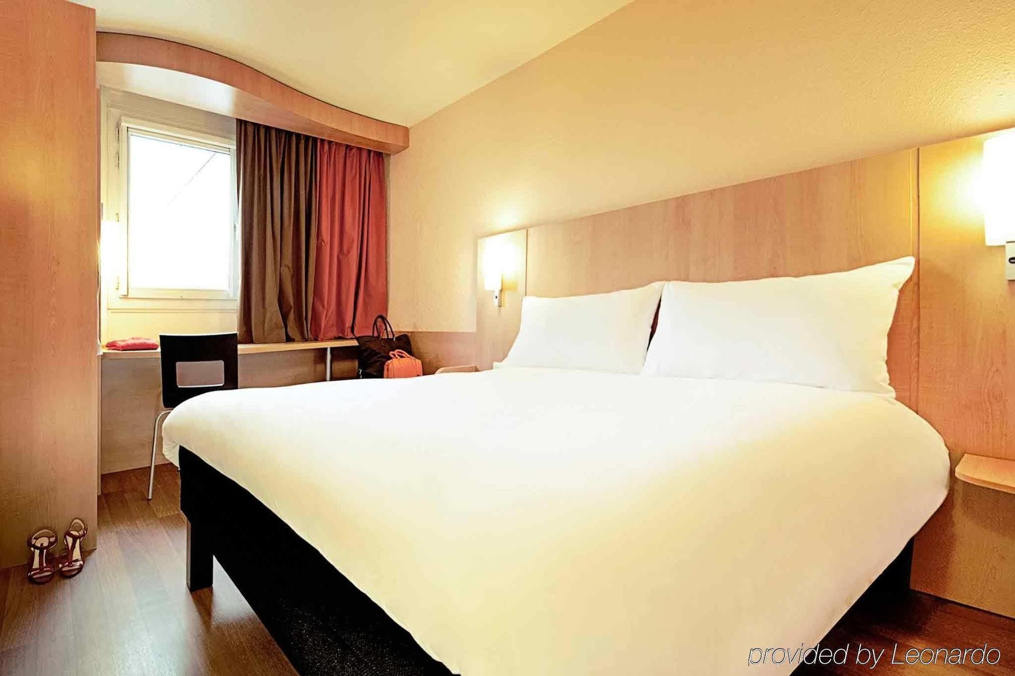 Hotel Ibis Issoire Exterior foto