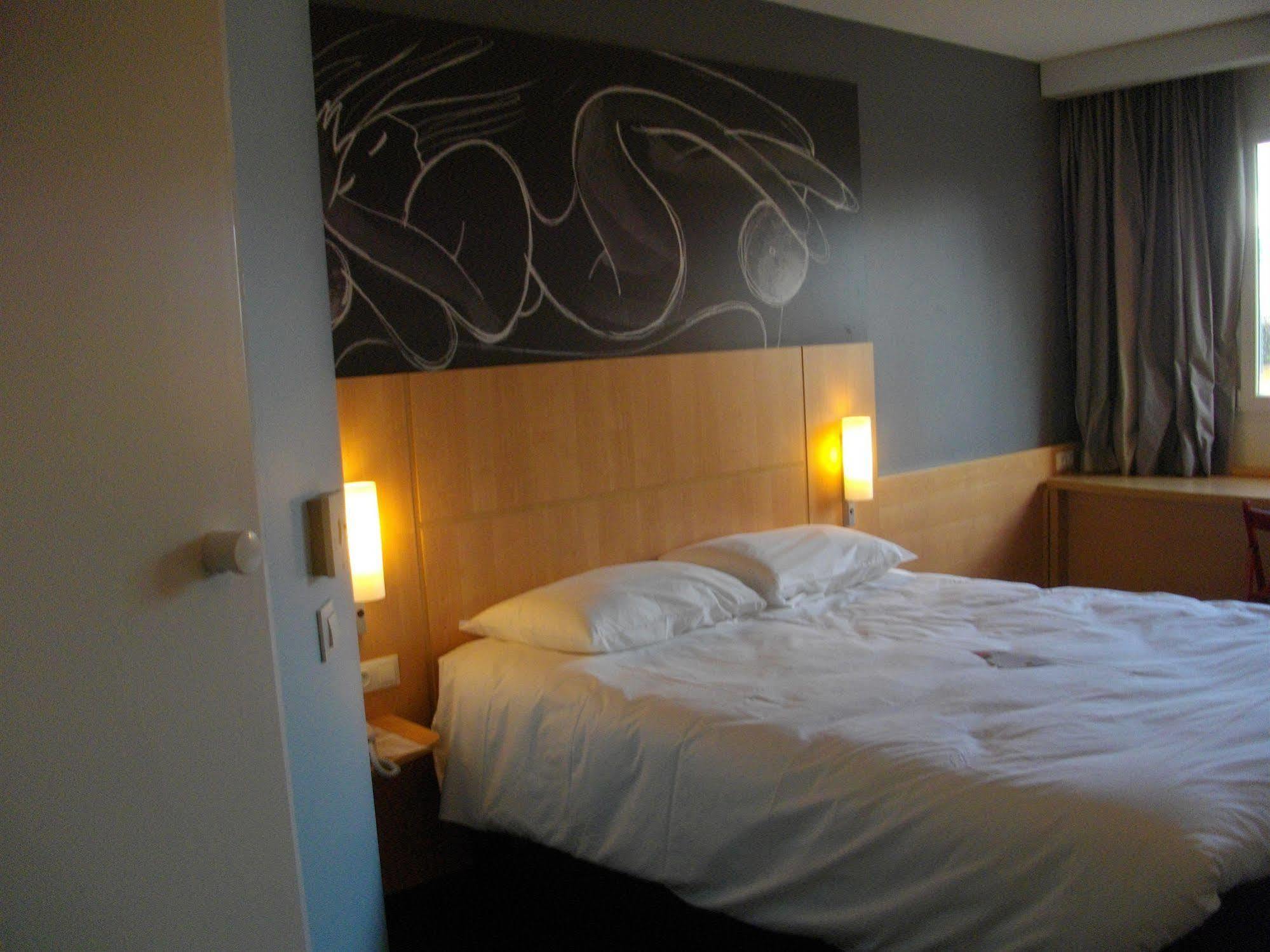 Hotel Ibis Issoire Exterior foto